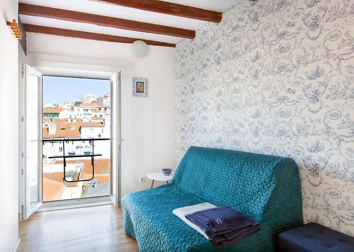 Mouraria I, Eco-Duplex, French Balcony & Smart Check-In