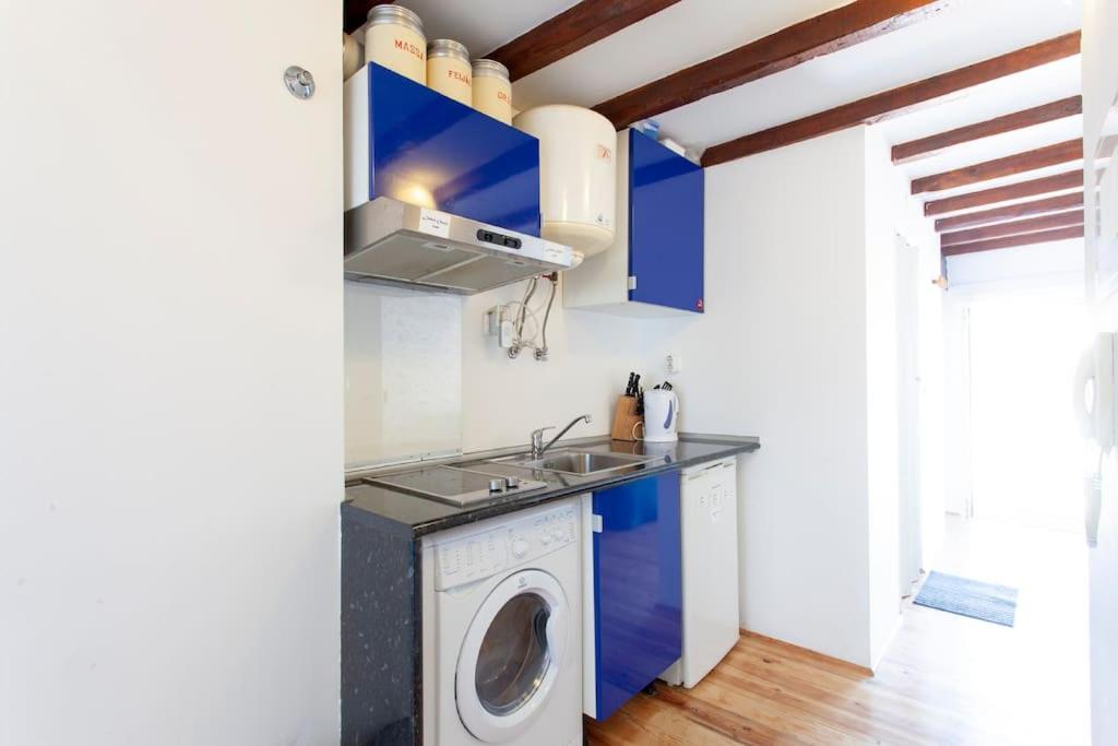 Mouraria I, Eco-duplex, French Balcony & Smart Check-in Apartment