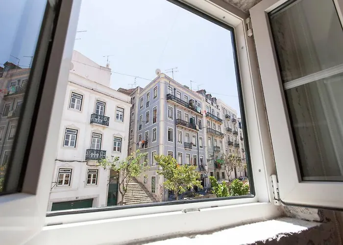 Mouraria I, Eco-Duplex, French Balcony & Smart Check-In