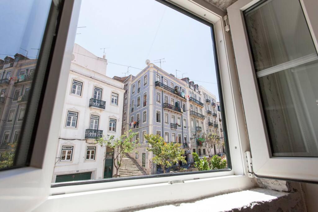 Apartment Mouraria I, Eco-duplex, French Balcony & Smart Check-in *